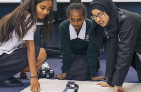 Lynfield_robotics_girls