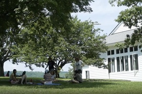 Putney_School_students_on_lawn