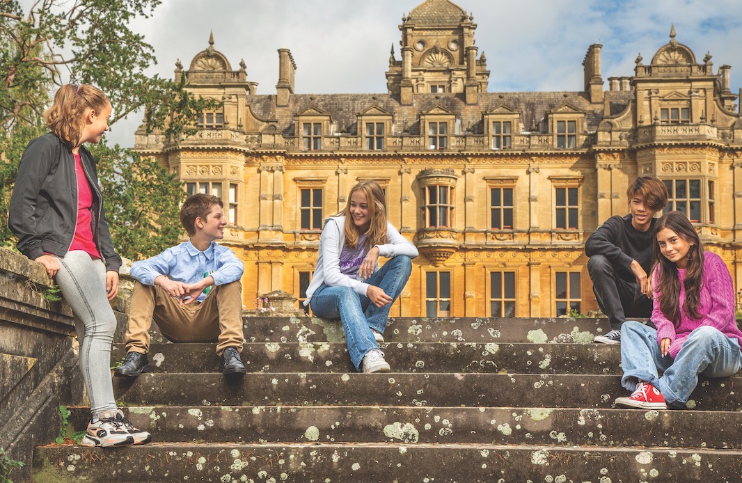 westonbirt_students_in_front_of_the_school westonbirt_students_in_front_of_the_school